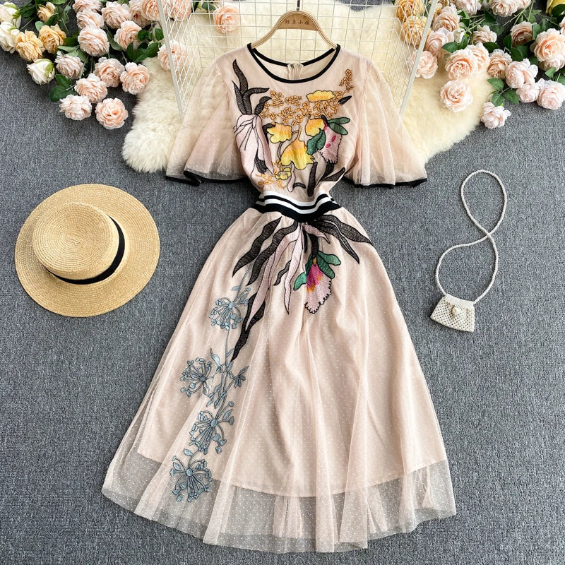 2023  Summer Vintage Luxury Embroidery Flower Ruffles Elegant High Quality Mesh Dress