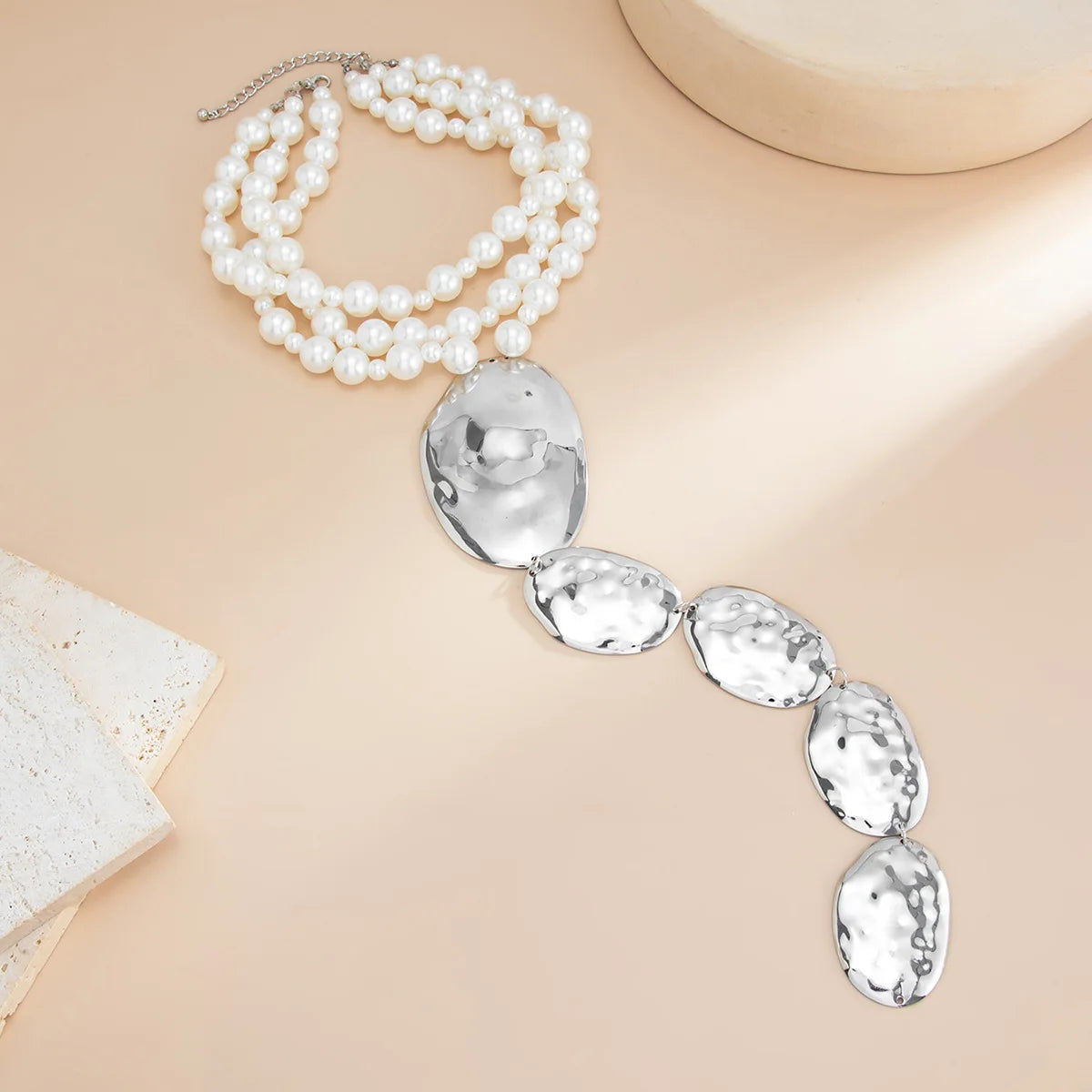 Imitation Pearl Boho Molten Metal Pendant Choker Necklace