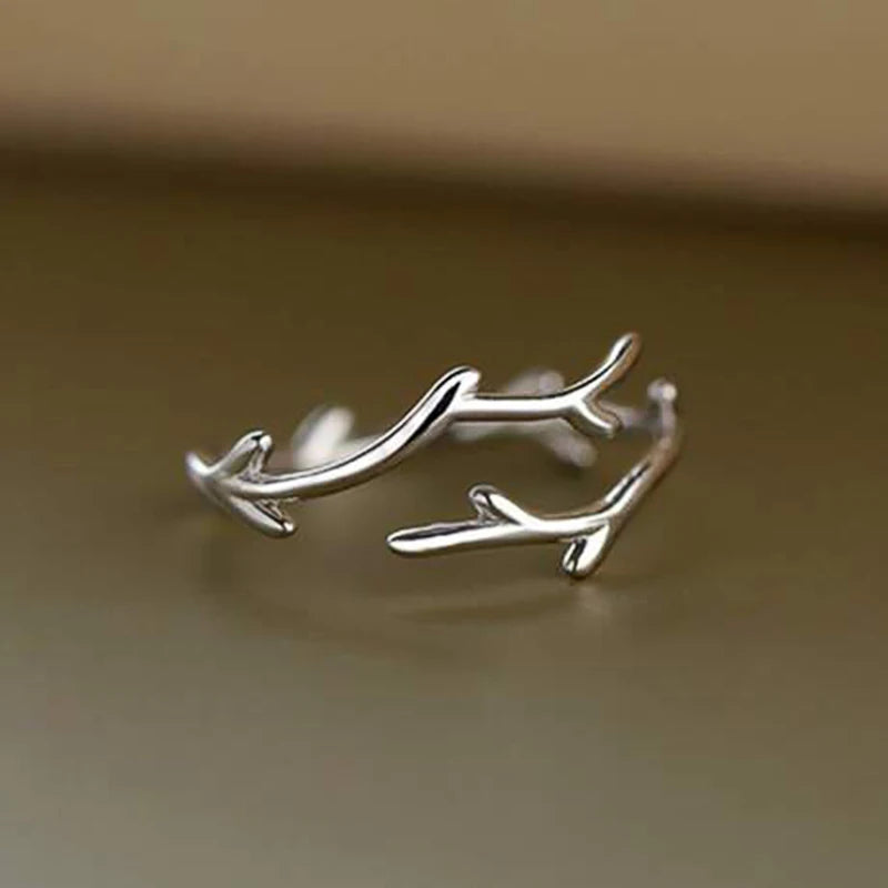 Fancy Leaf Olive Design Finger Ring