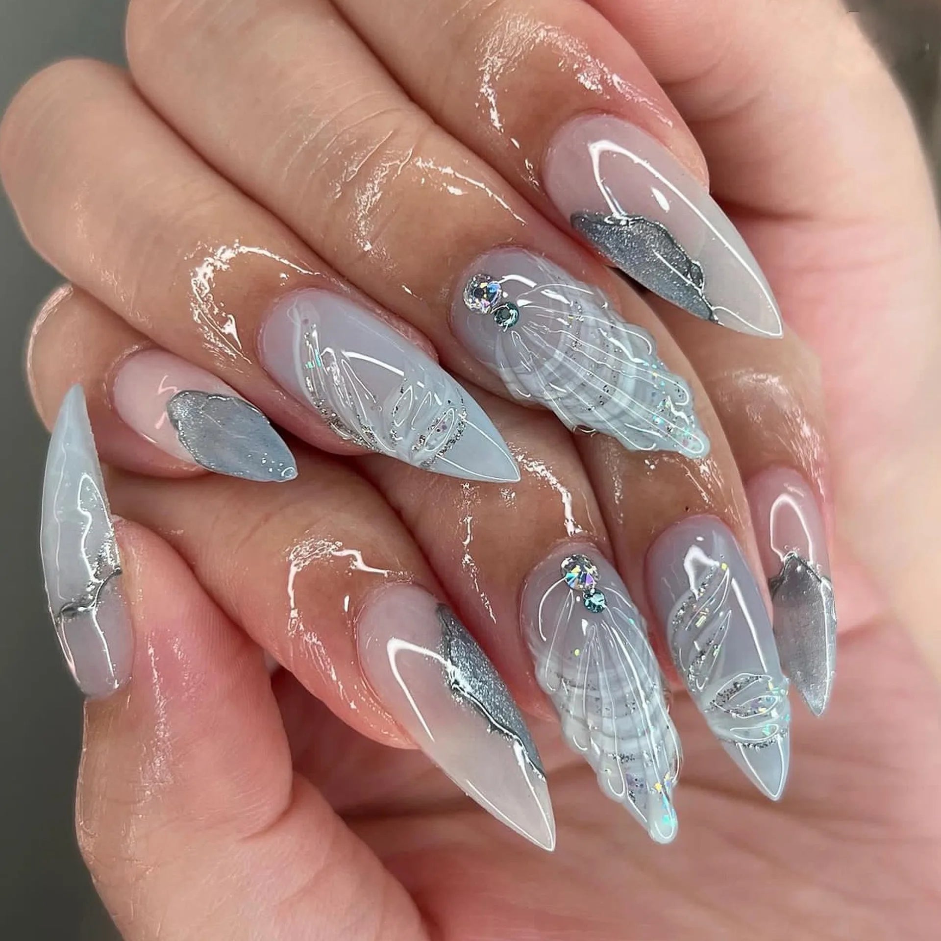 24Pcs Simple Almond Fake Nails with Green Leaves Design