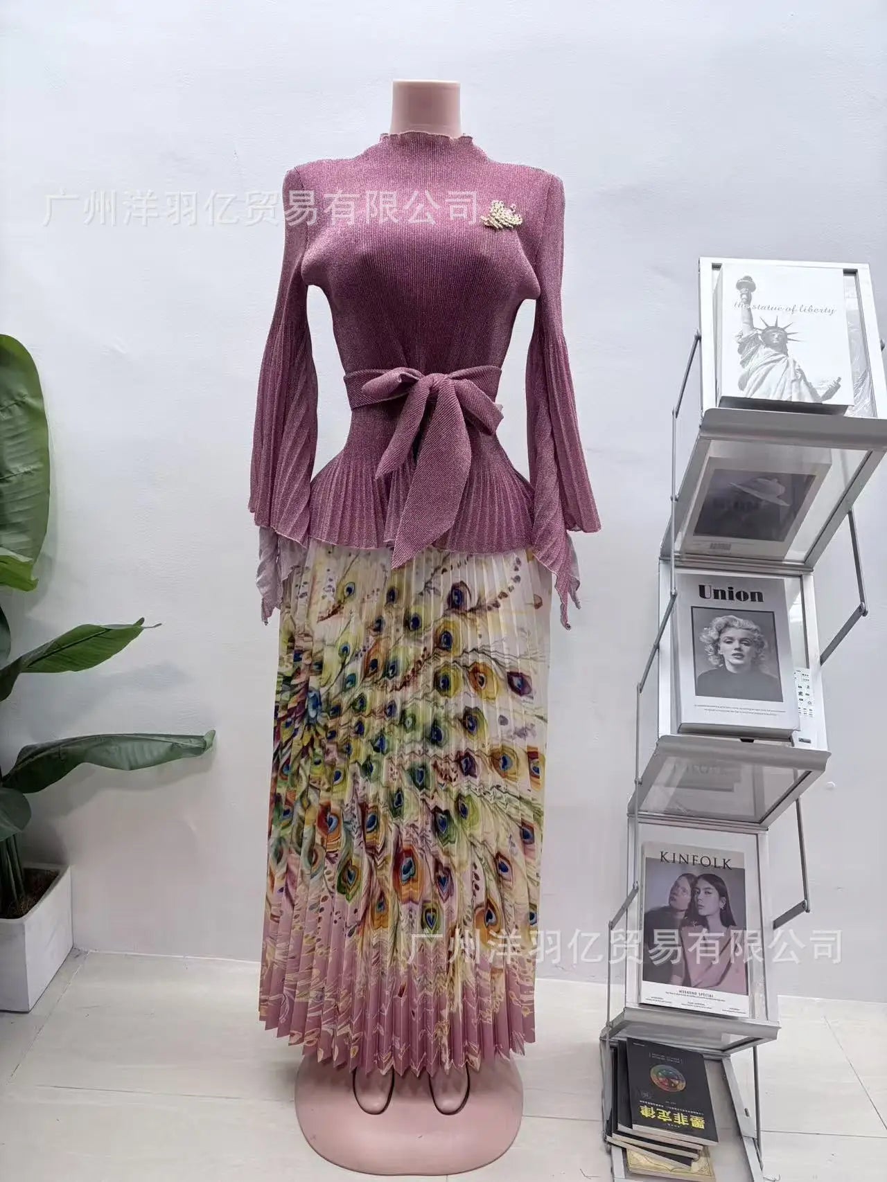 Miyaki Pleated Skirt Set – Plus Size, High-Stretch Two-Piece Outfit for Effortless Everyday Elegance