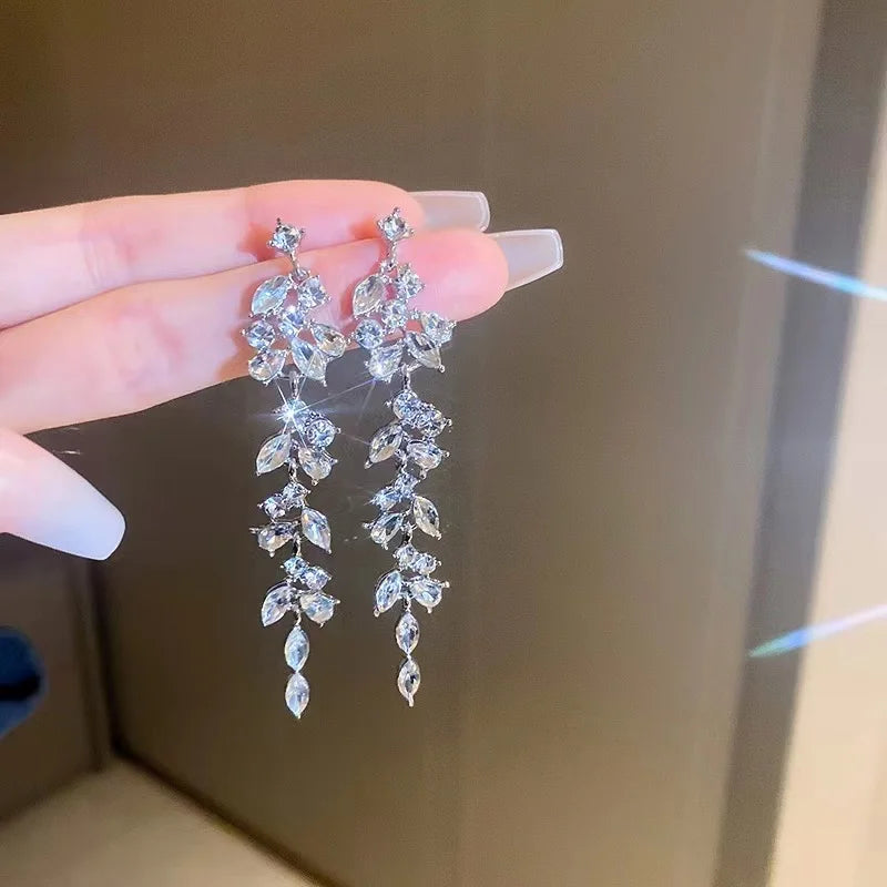 Black Rhinestone “Love” Earrings – Light Luxury Studs for Effortless Elegance