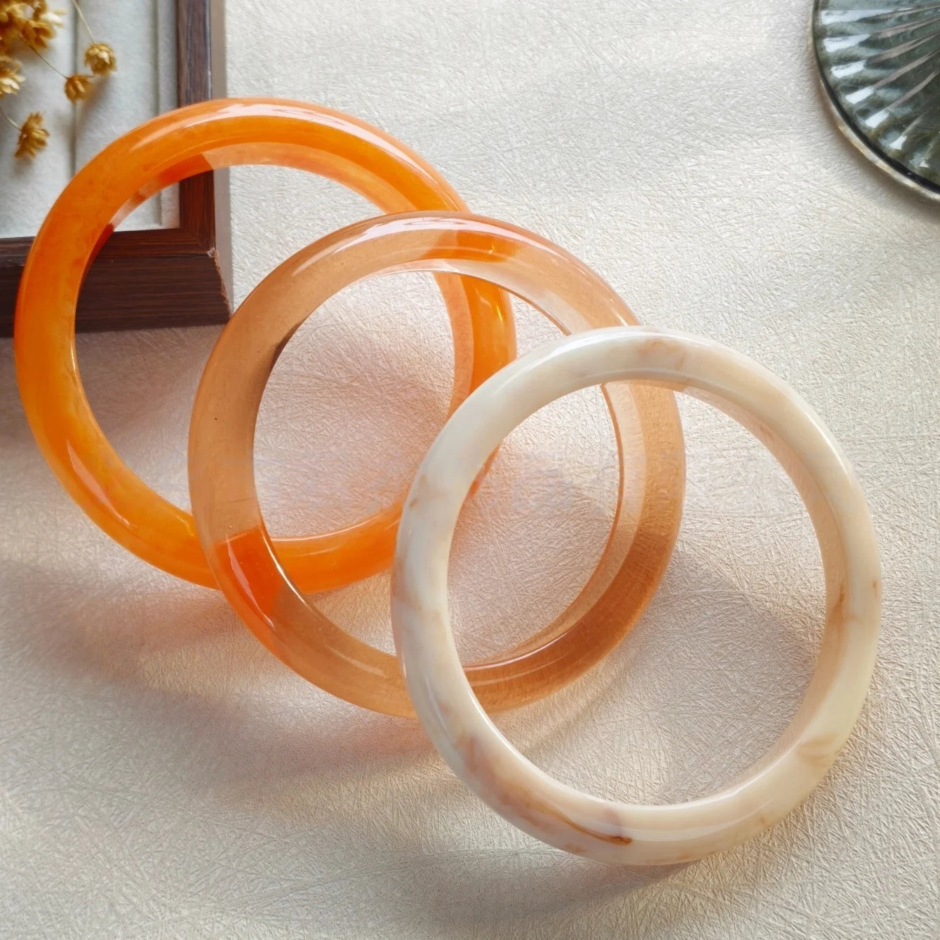 Vintage Chunky Acrylic Bangles (3‑Piece Set)