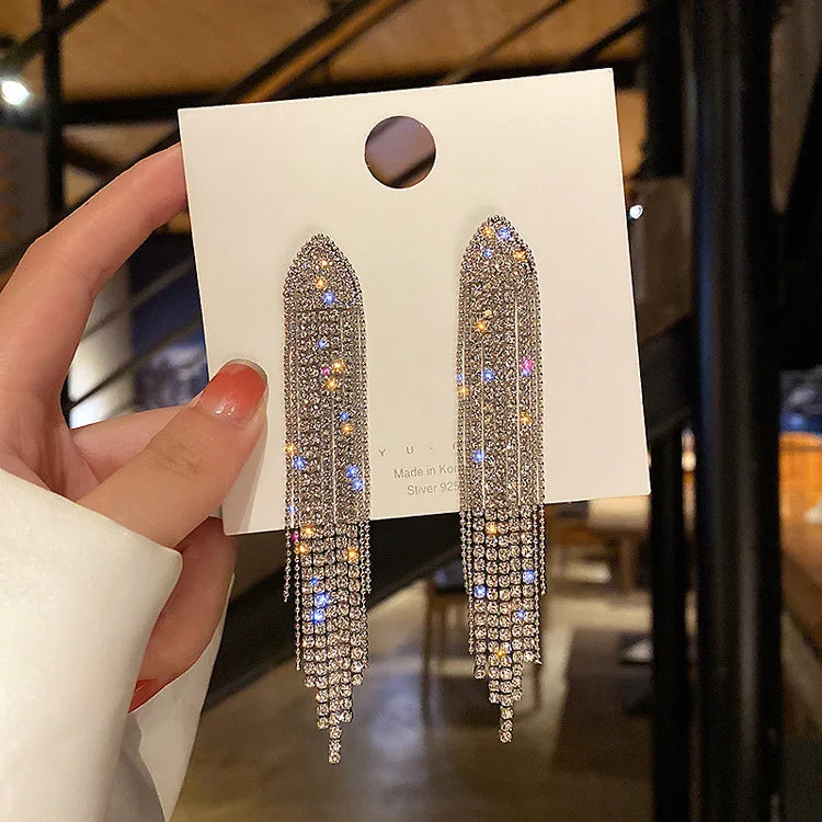Black Rhinestone “Love” Earrings – Light Luxury Studs for Effortless Elegance