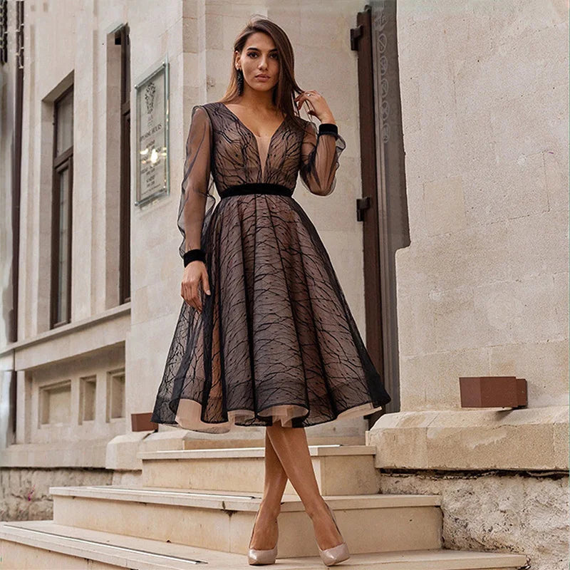 Black Long Sleeves Elegant V-Neck Bow A Line Tulle Prom Dress