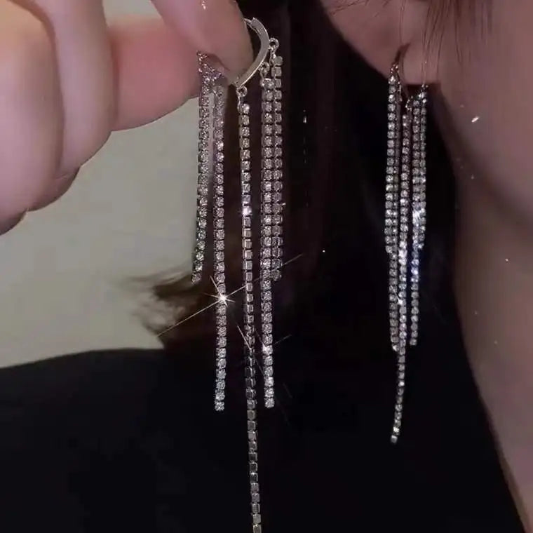 Black Rhinestone “Love” Earrings – Light Luxury Studs for Effortless Elegance