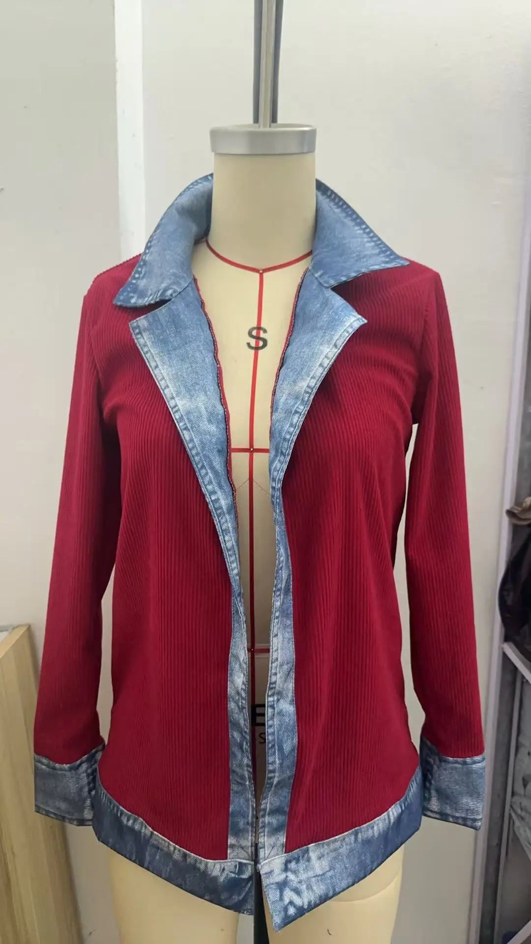Women’s Slim Patchwork Coat – Autumn & Spring Turn-Down Collar Jacket with Metallic Buttons