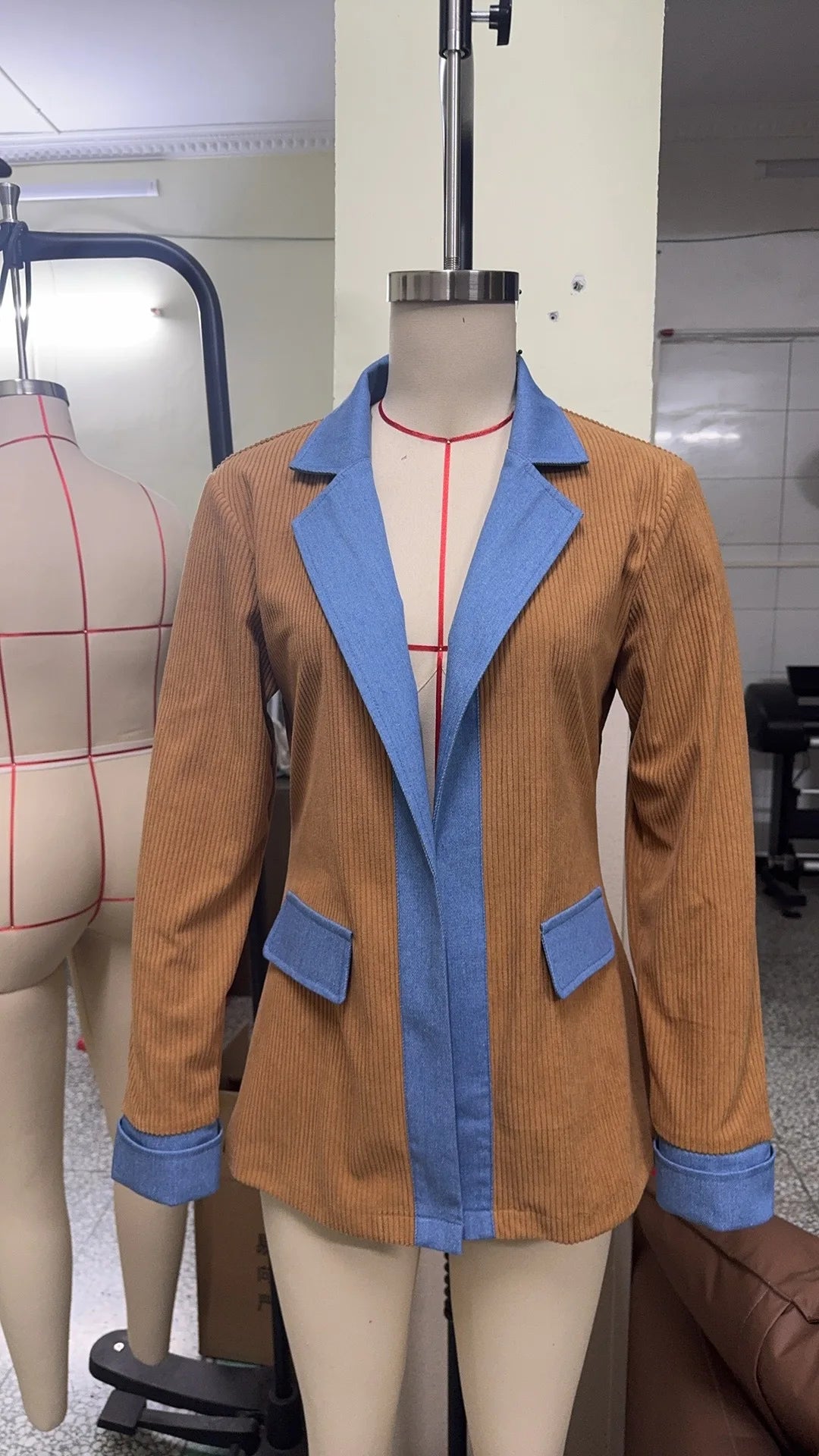 Women’s Slim Patchwork Coat – Autumn & Spring Turn-Down Collar Jacket with Metallic Buttons