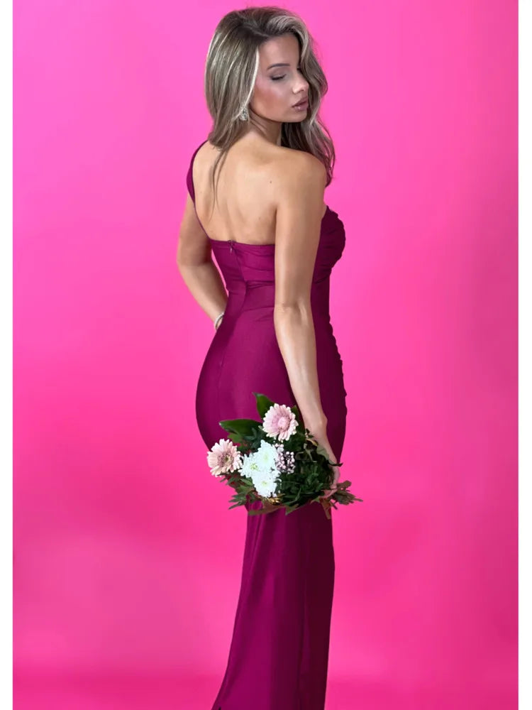 Elegant Sleeveless Single Shoulder Strap Zipper Evening Dress