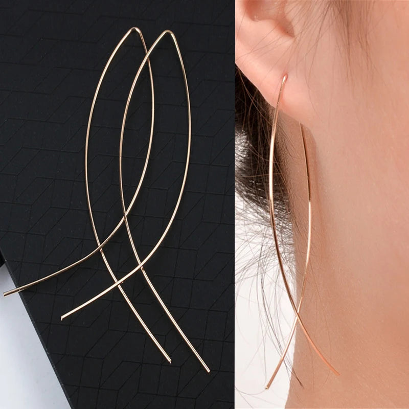 Black Rhinestone “Love” Earrings – Light Luxury Studs for Effortless Elegance