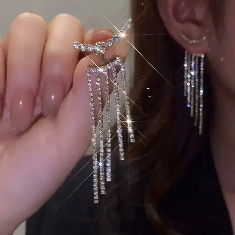 Black Rhinestone “Love” Earrings – Light Luxury Studs for Effortless Elegance