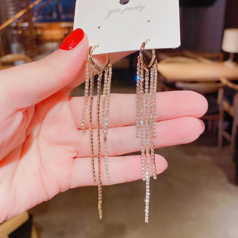 Black Rhinestone “Love” Earrings – Light Luxury Studs for Effortless Elegance