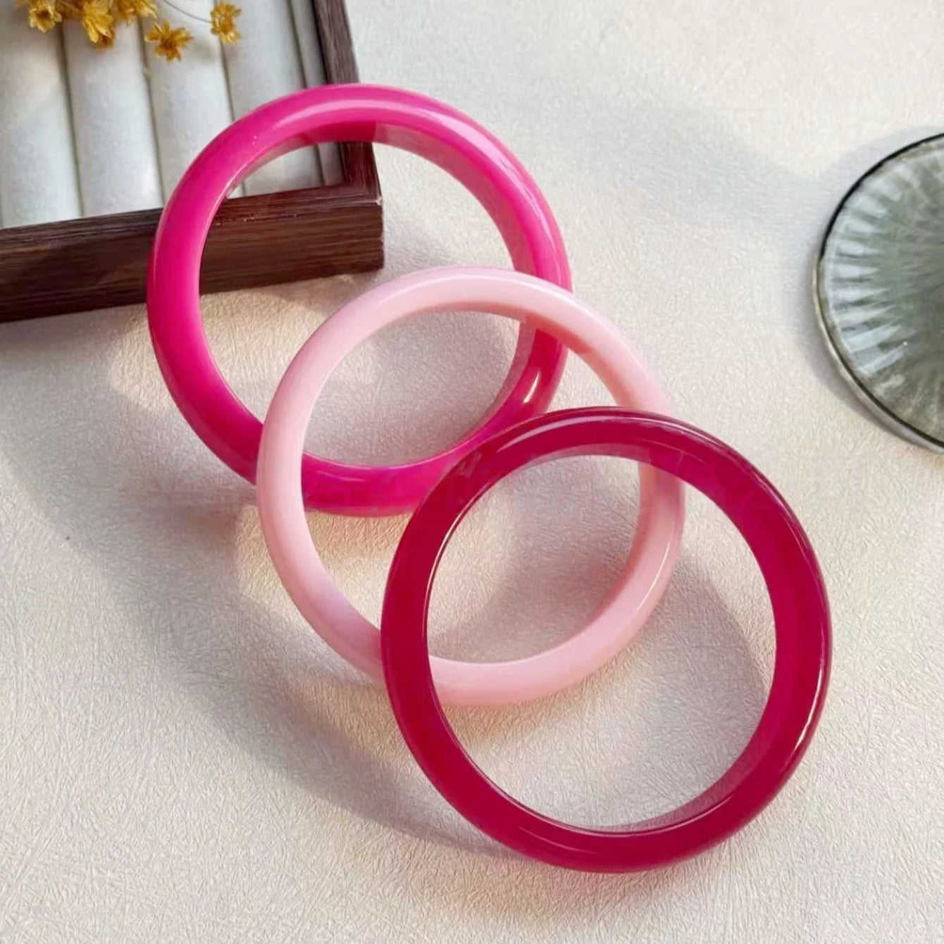 Vintage Chunky Acrylic Bangles (3‑Piece Set)