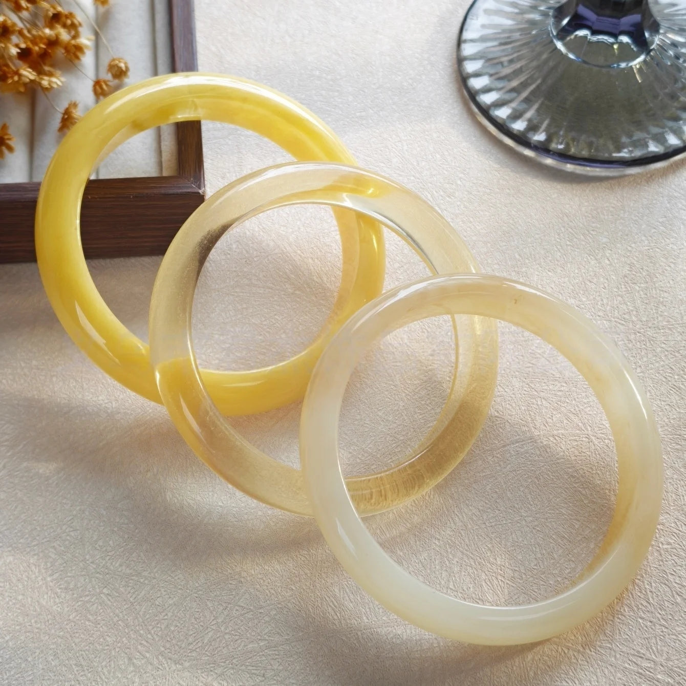 Vintage Chunky Acrylic Bangles (3‑Piece Set)