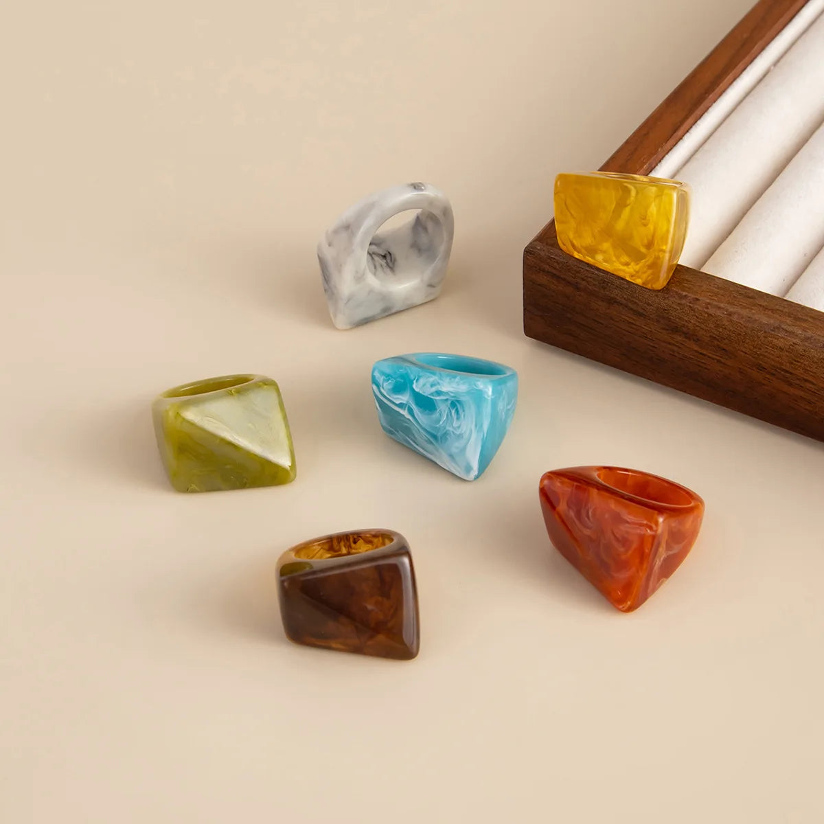 Winter New Vintage Triangle Resin Rings