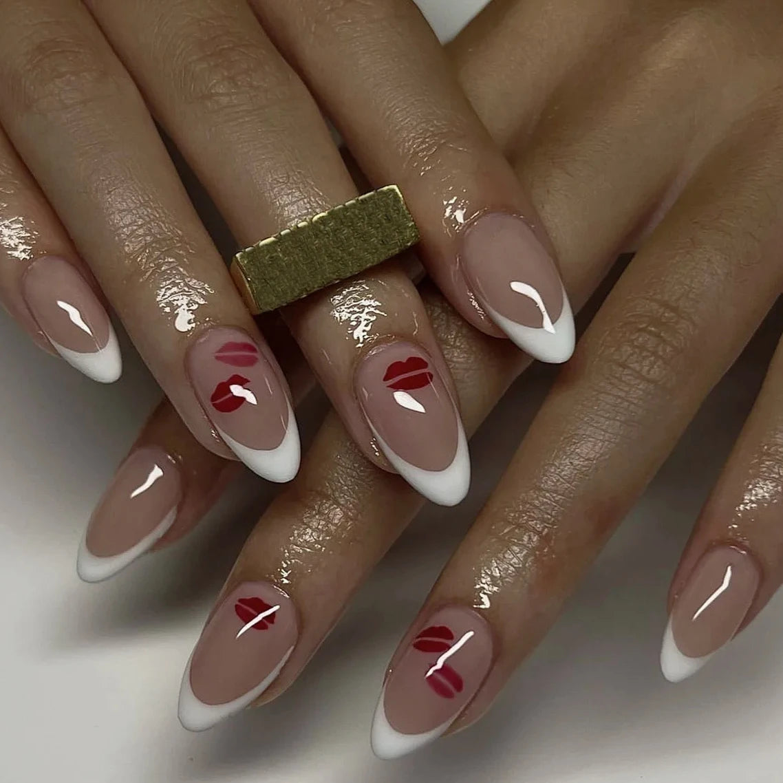 Romantic Valentine's Day Red Love Heart Charm Red Lips Almond Fake Nails