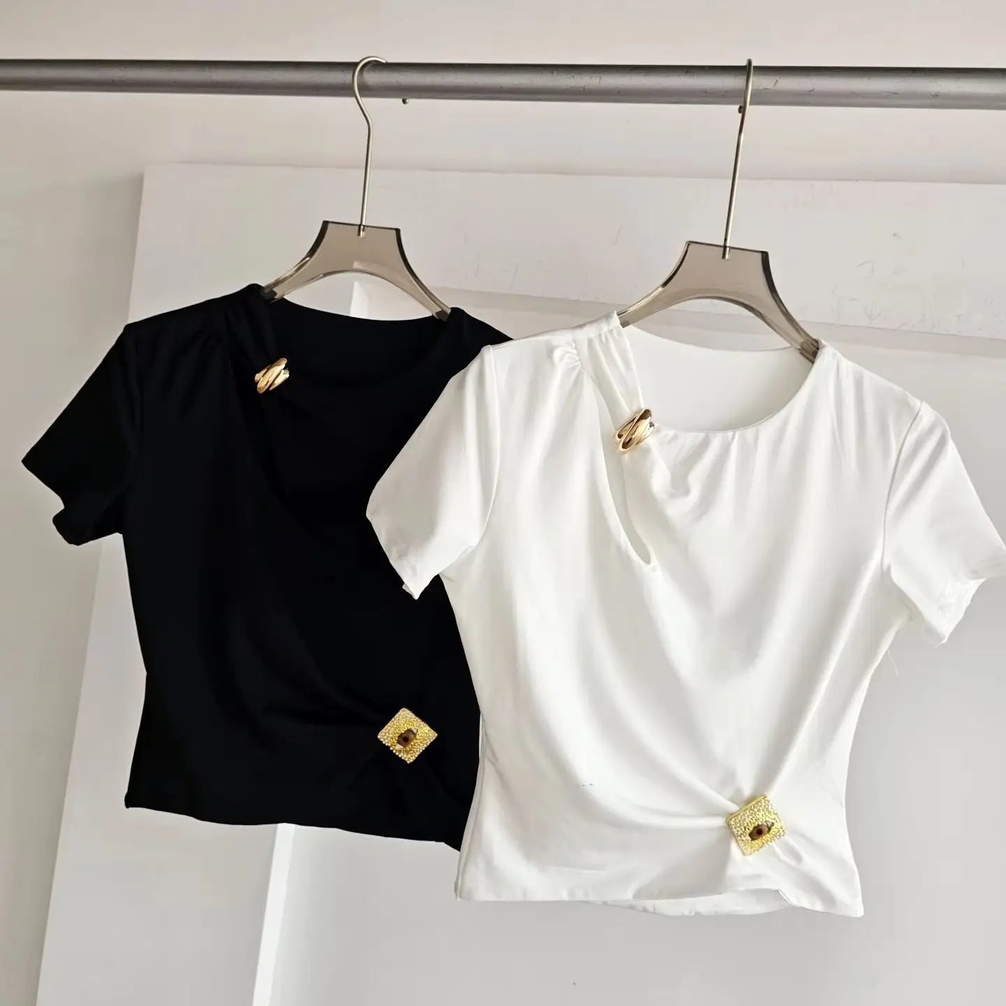 Elegant Metal Buckle Asymmetrical Ruched Slim Fit Tee