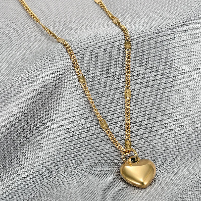 Stereoscopic Stainless Steel Small Peach Heart Golden Necklace