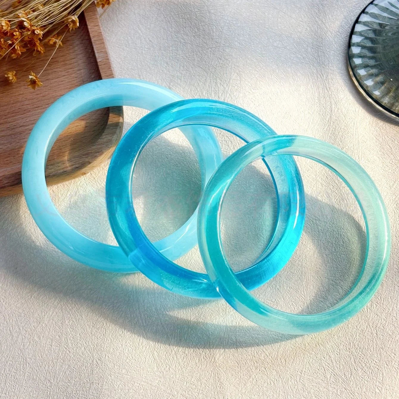 Vintage Chunky Acrylic Bangles (3‑Piece Set)