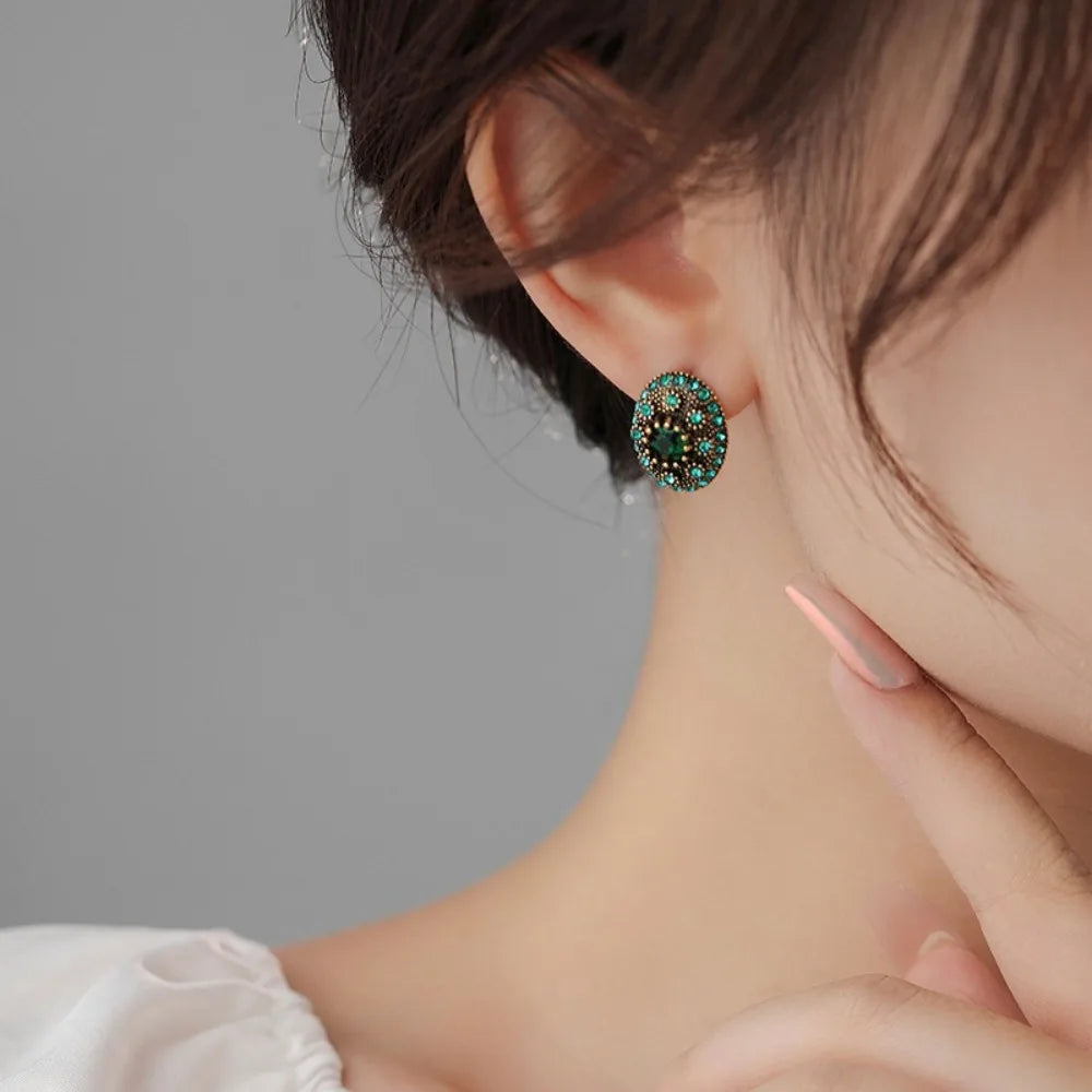 New Retro Romantic Green Oval Zircon Stud Earrings – Luxury Geometry Elegance