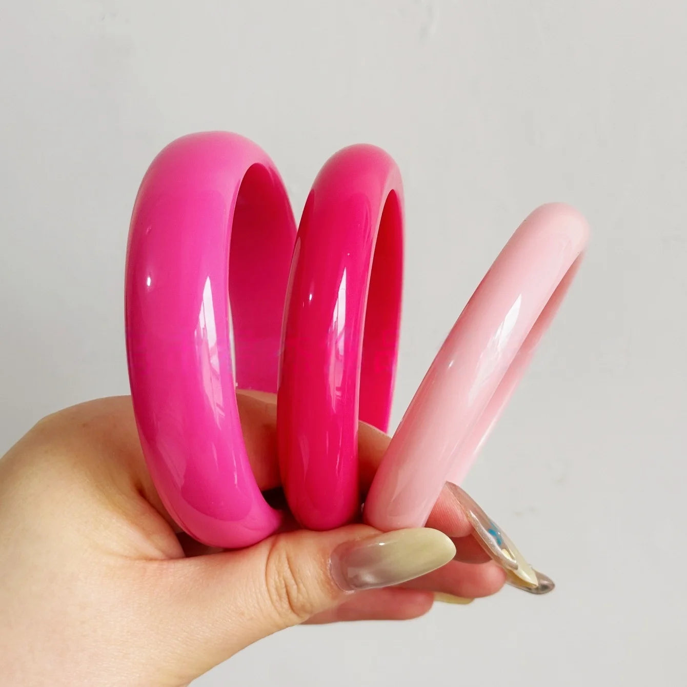 Vintage Chunky Acrylic Bangles (3‑Piece Set)