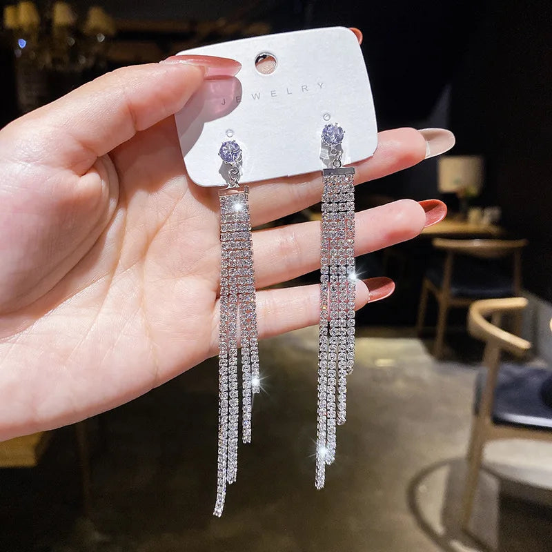 Black Rhinestone “Love” Earrings – Light Luxury Studs for Effortless Elegance
