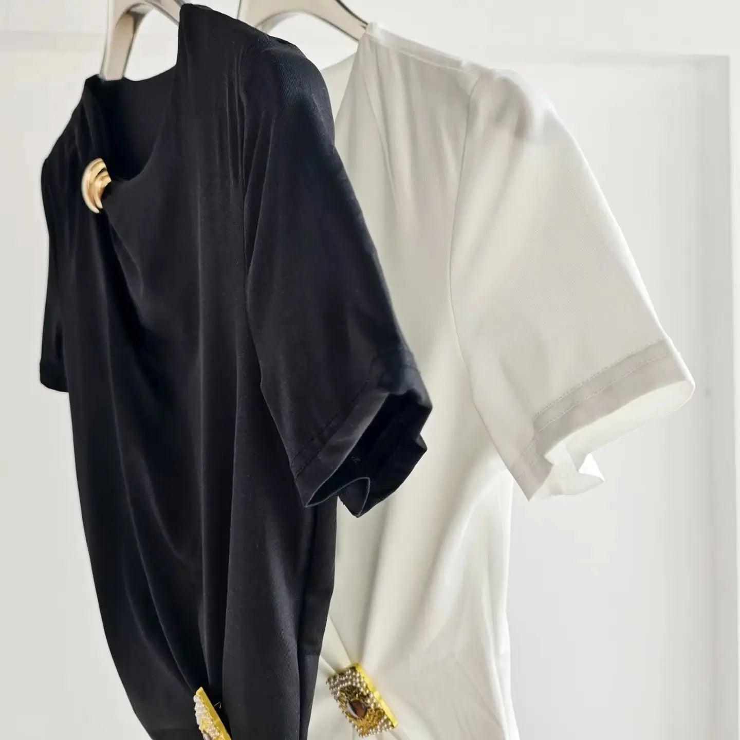 Elegant Metal Buckle Asymmetrical Ruched Slim Fit Tee