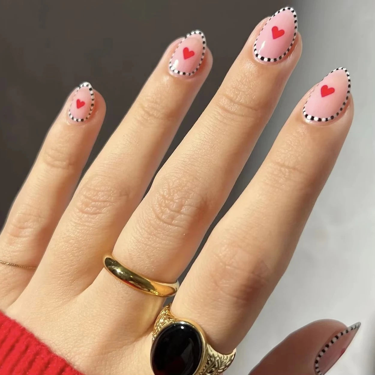 Romantic Valentine's Day Red Love Heart Charm Red Lips Almond Fake Nails