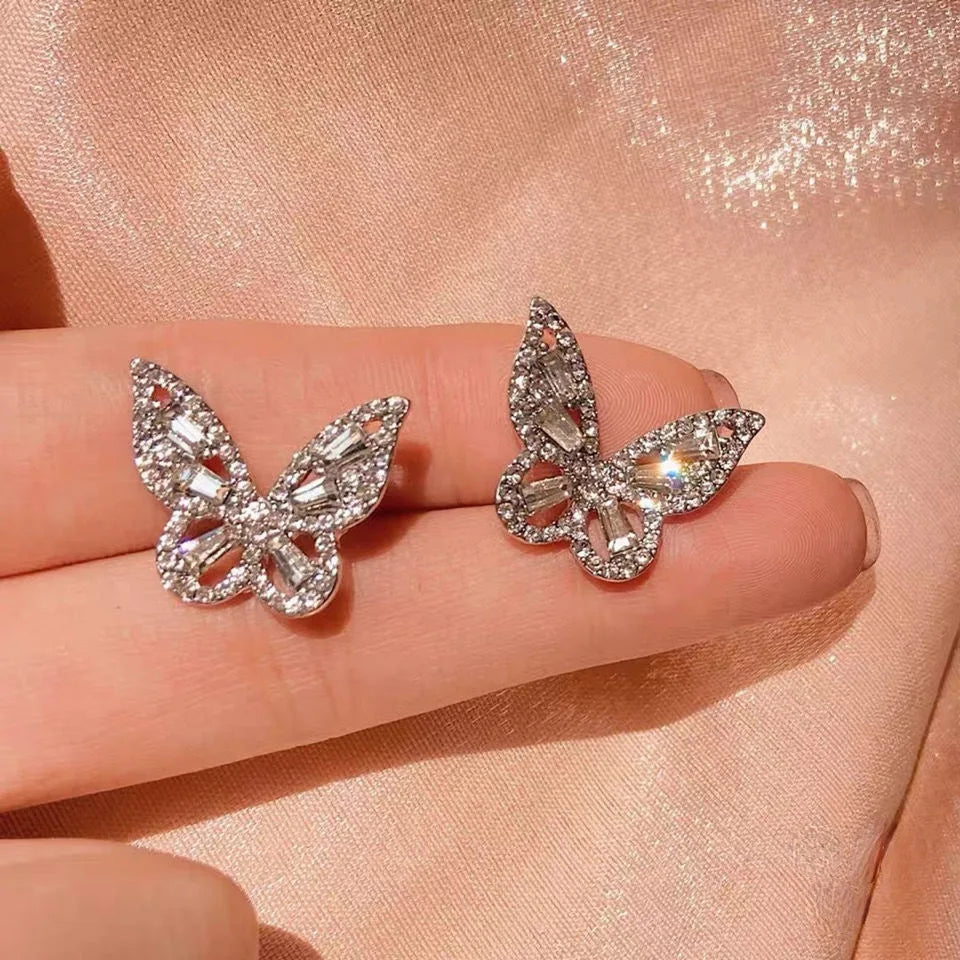 Black Rhinestone “Love” Earrings – Light Luxury Studs for Effortless Elegance