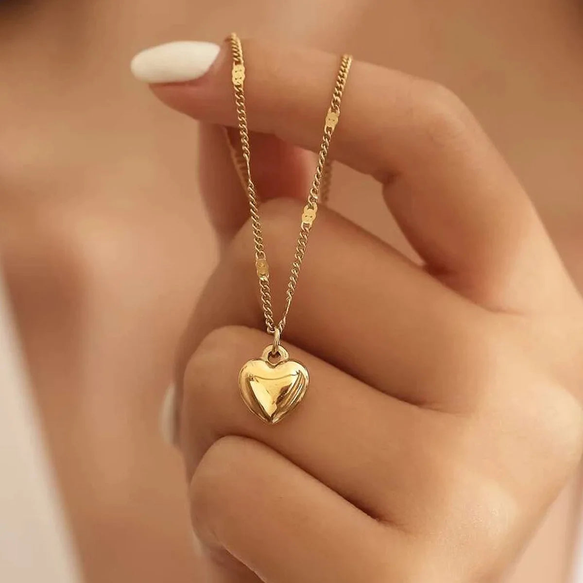 Stereoscopic Stainless Steel Small Peach Heart Golden Necklace
