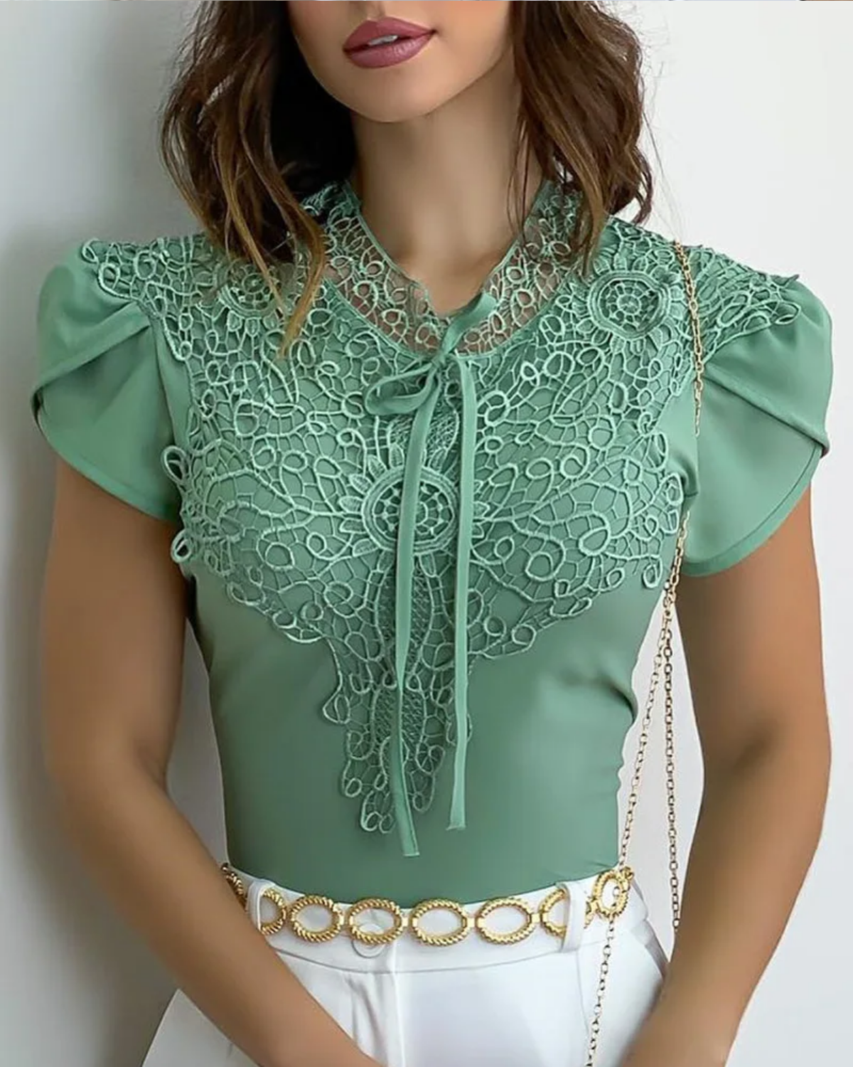 Chic Green Round Neck Lace-Up Lace Short Sleeves Blouse