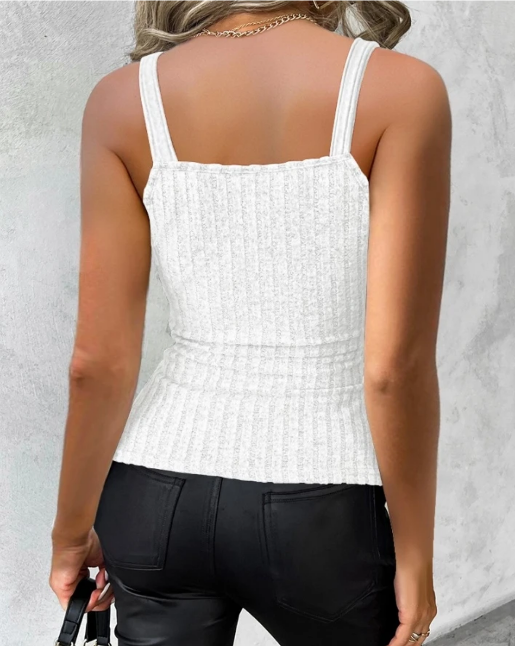 2024 Summer Fashion Chain Decor Buttoned Casual V-Neck Sleeveless Ribbed Tank Top