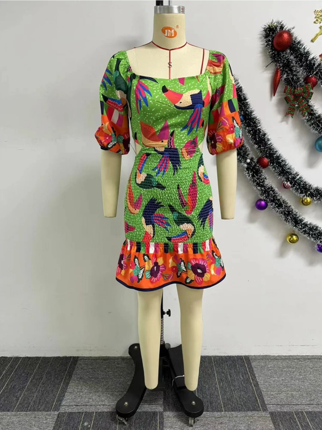 Summer Draped Material E Off The Shoulder Lantern Sleeves Hollow Out Waist Dress