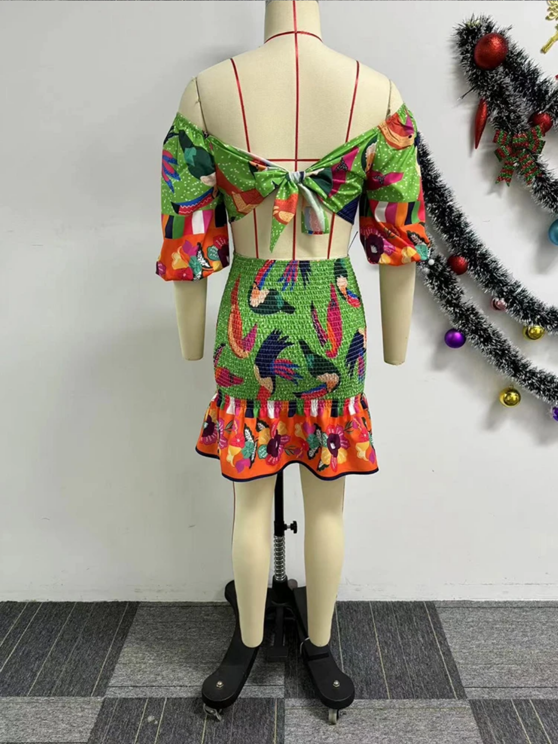 Summer Draped Material E Off The Shoulder Lantern Sleeves Hollow Out Waist Dress