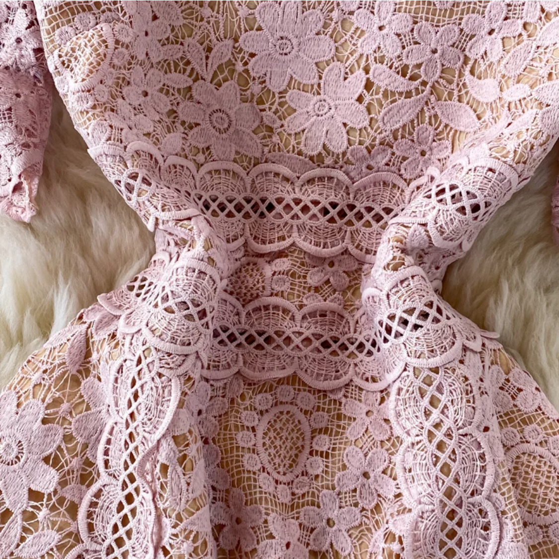 Lace Patchwork Hollow Out O-neck Short-sleeve High Waist  Dress