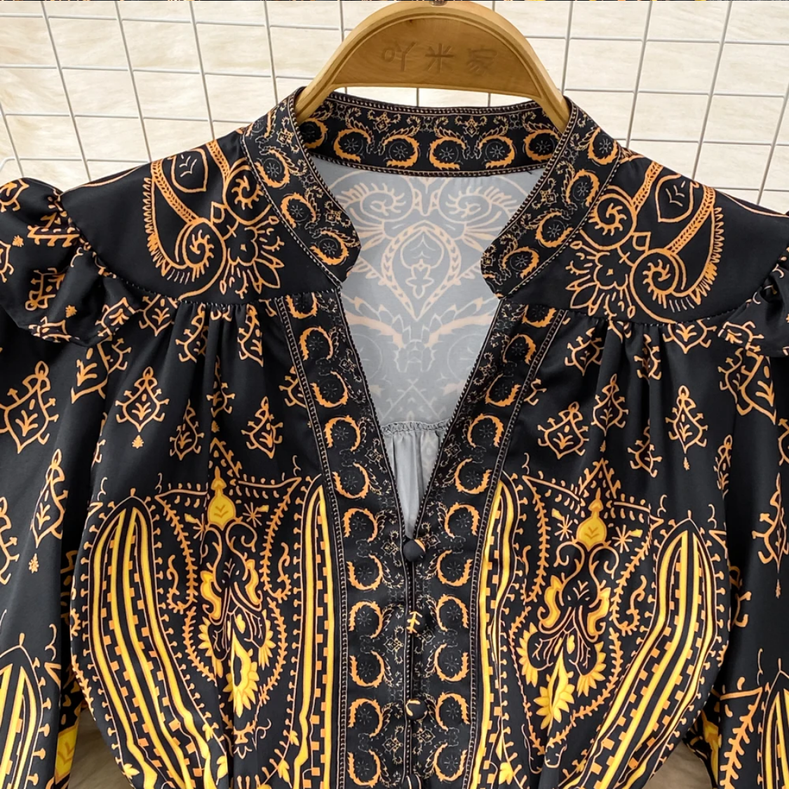 French Fashion Long Sleeve V-Neck Waist Wrapped A-line Baroque Print Dress