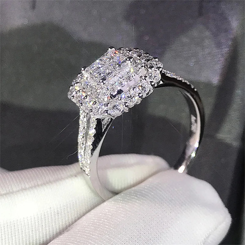 Trendy Women Rings with Brilliant Cubic Zirconia Luxury Engagement Rings
