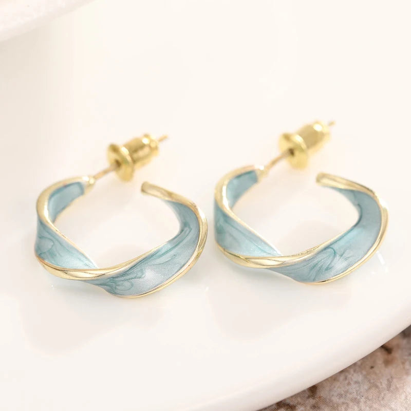 Noble Twisty Hoop Earrings