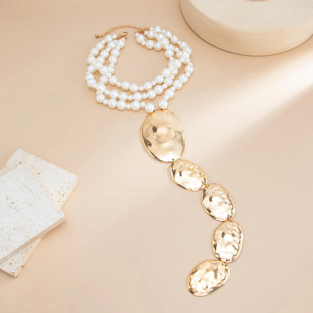 Imitation Pearl Boho Molten Metal Pendant Choker Necklace