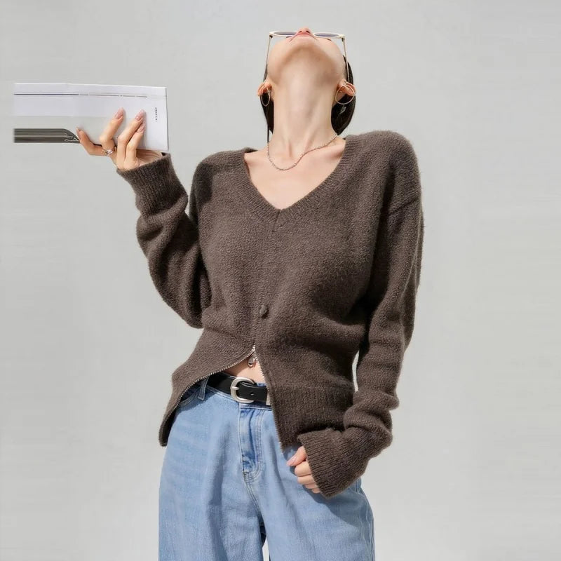 Autumn Fashion With Zipper Hem, Waist-Cinching Slim-Fit Brown V-Neck Long-Sleeved Sweater