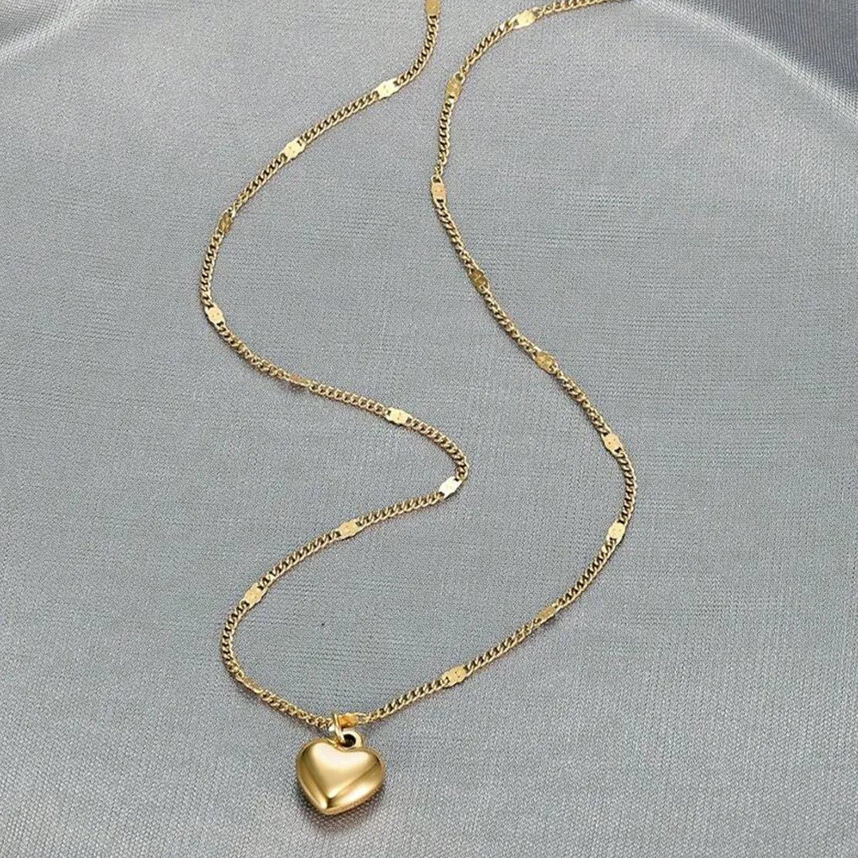 Stereoscopic Stainless Steel Small Peach Heart Golden Necklace
