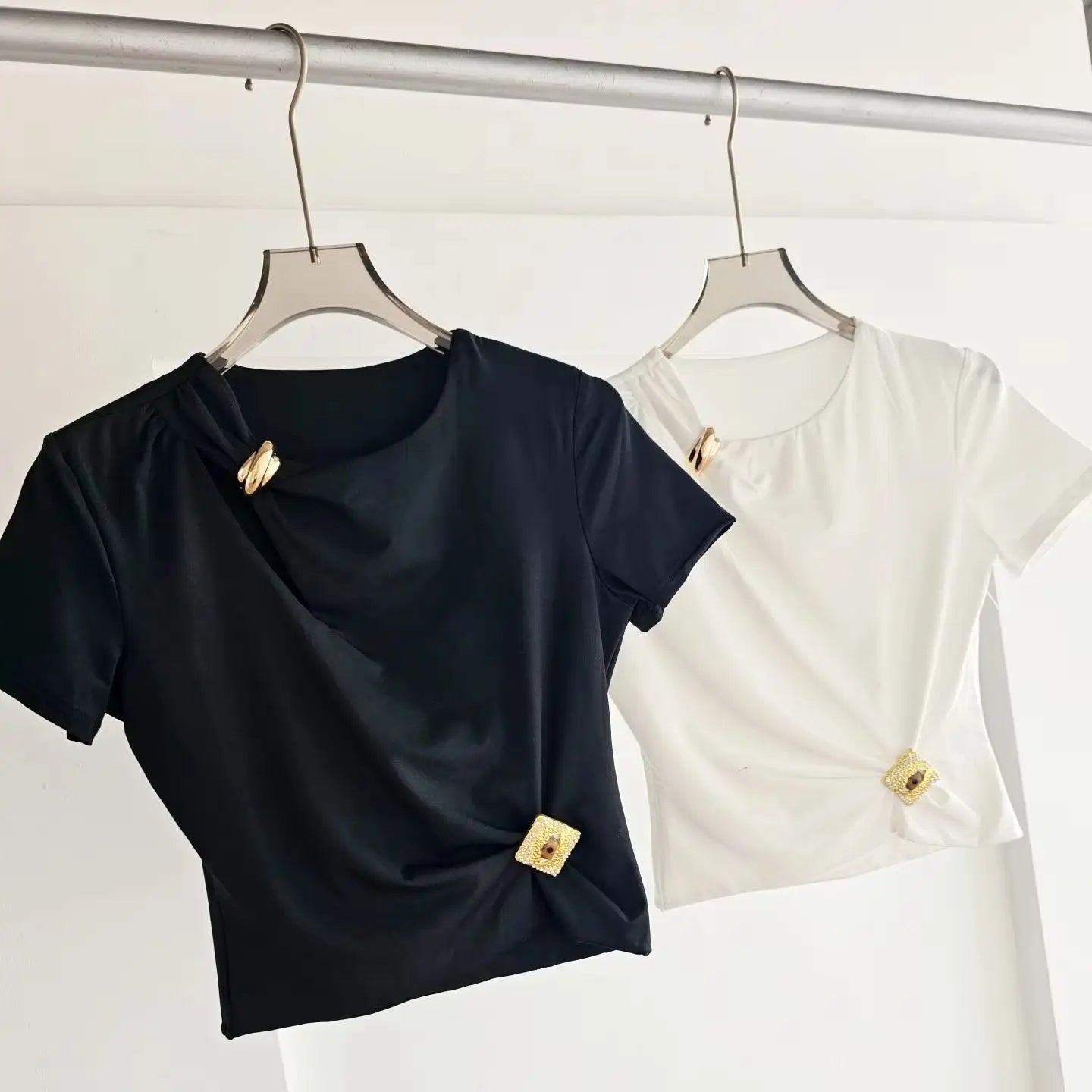 Elegant Metal Buckle Asymmetrical Ruched Slim Fit Tee