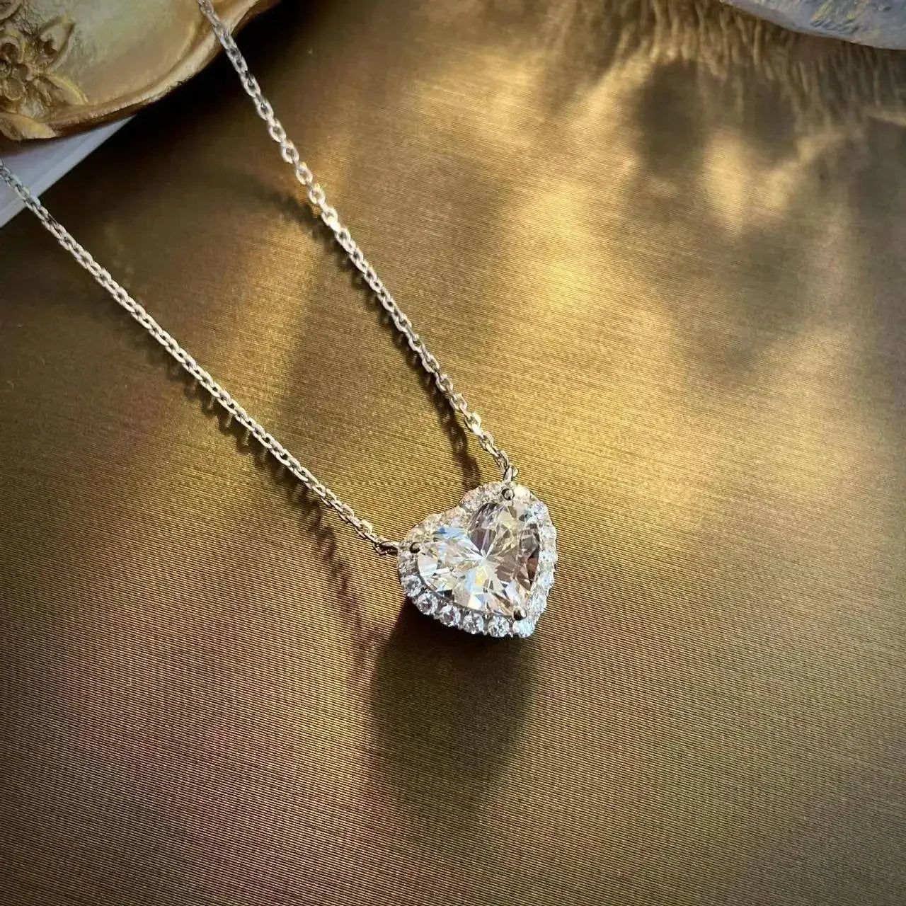 Stereoscopic Stainless Steel Small Peach Heart Golden Necklace
