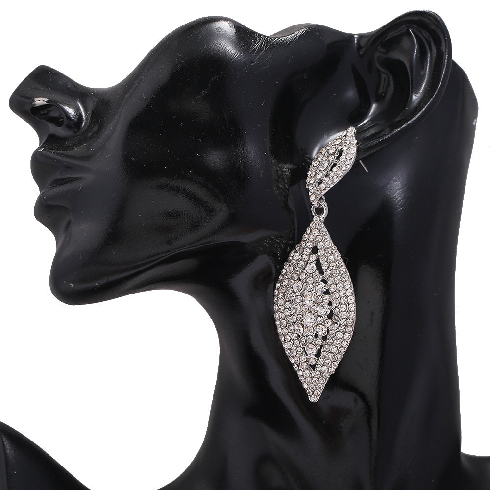 Fashion Jewelry Silver Plated Leaf Shaped Drop Earrings with Crystal